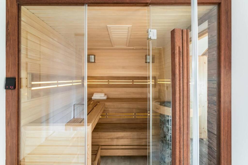 Willa Pitoniowka Z Sauna, Netflix Oraz Xbox One コシチェリスコ エクステリア 写真
